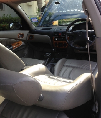 ขายรถพร้อมใช้ งาน ราคาไม่แพง มือเดียวป้ายแดง เอกสารครบพร้อมโอน