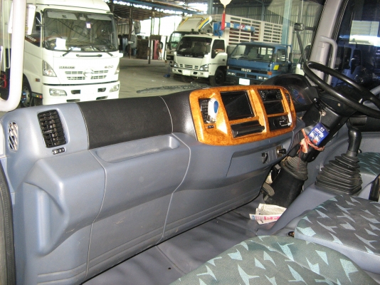 ขาย  6 ล้อ ฮ๊โน่  เมก้า 150 แรง ยาว 4.00 ปี 2006 สภาพสวยเดิมเครื่องดี พร้อมใช้งาน ชมก่อนได้ครับ สนใจติดต่อ 081-9425443