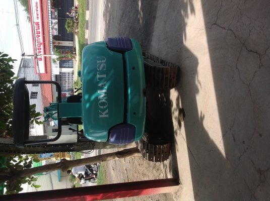 รถขุด komatsu pc30-7มีลายแย็ก