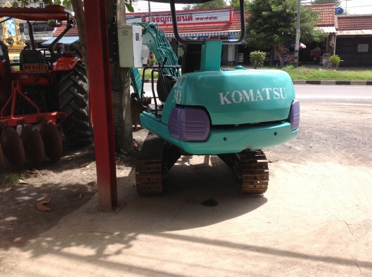 รถขุด komatsu pc30-7มีลายแย็ก