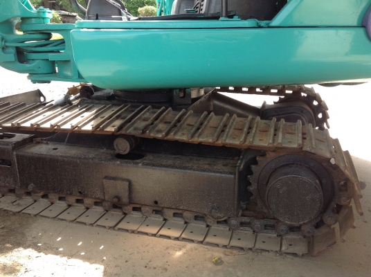 รถขุด komatsu pc30-7มีลายแย็ก