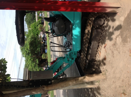 รถขุด komatsu pc30-7มีลายแย็ก