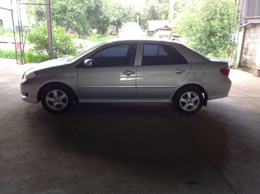 Toyota vios 1.5E เกียร์กระปุก ล้อแม็กประหยัดน้ำมัน รถปี 2003 รถบ้านคัดเกรด