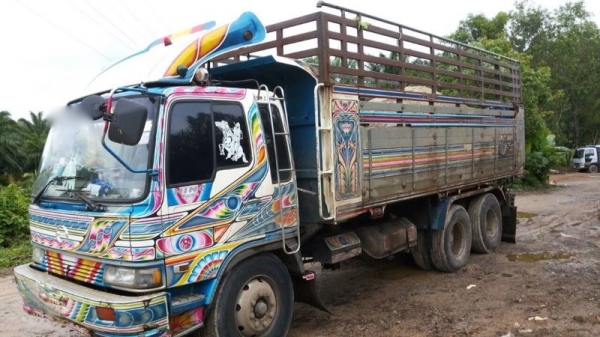 รถฮีโน่ 10 ล้อดั้ม FM3H 195 แรงม้า สนใจติดต่อ 081 - 6079515 รถฮีโน่ 10 ล้อดั้ม FM3H 195 แรงม้า สนใจติดต่อ 081 - 6079515