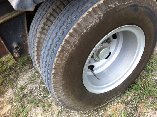 ขายลูกพ่วง 3 เพลา อู่.สามมิตร ปี.54 สวยๆ ใช้น้อยมาก สนใจลองคุยราคากันครับ