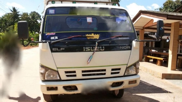 รถอีซูซุ 6 ล้อดั้ม 150 แรงม้า ปี 50  ( รถวิ่ง 24x,xxx กม. ) สนใจติดต่อ 081 - 6079515