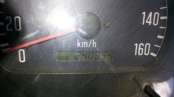 รถอีซูซุ 6 ล้อดั้ม 150 แรงม้า ปี 50  ( รถวิ่ง 24x,xxx กม. ) สนใจติดต่อ 081 - 6079515