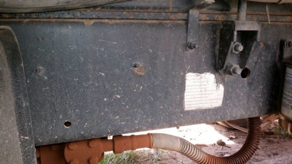 รถอีซูซุ 6 ล้อดั้ม 150 แรงม้า ปี 50  ( รถวิ่ง 24x,xxx กม. ) สนใจติดต่อ 081 - 6079515