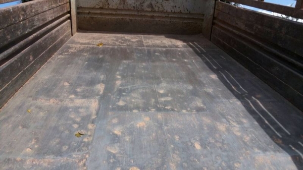 รถอีซูซุ 6 ล้อดั้ม 150 แรงม้า ปี 50  ( รถวิ่ง 24x,xxx กม. ) สนใจติดต่อ 081 - 6079515