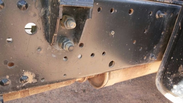 รถอีซูซุ 6 ล้อดั้ม 150 แรงม้า ปี 50  ( รถวิ่ง 24x,xxx กม. ) สนใจติดต่อ 081 - 6079515