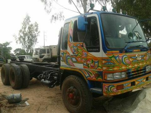 ขาย 10 ล้อ 2 เพลาใหญ่ วางหัวสมอเงินเกียร์HO  เกียร์กลาง 6 เกียร์ 32 สปีด