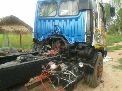 ขาย 10 ล้อ 2 เพลาใหญ่ วางหัวสมอเงินเกียร์HO  เกียร์กลาง 6 เกียร์ 32 สปีด