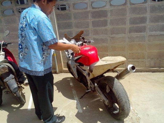 ขายครับ Suzuki GSXR6 400 CC พร้อมส่งให้ ขายครับ Suzuki GSXR6 400 CC พร้อมส่งให้