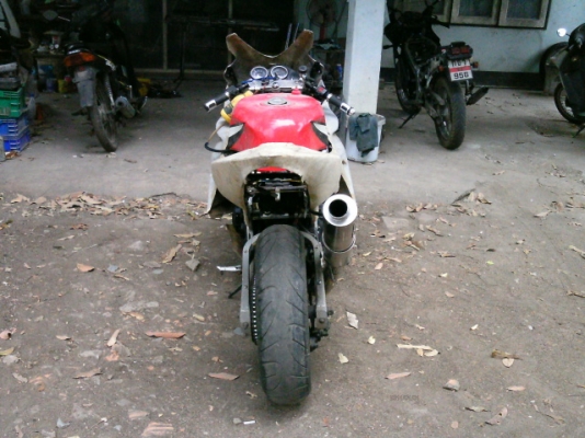 ขายครับ Suzuki GSXR6 400 CC พร้อมส่งให้ ขายครับ Suzuki GSXR6 400 CC พร้อมส่งให้