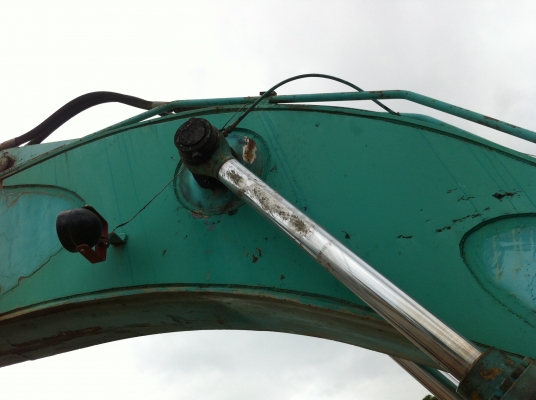 ขายรถแบคโฮ KOBELCO SK-200-5 ตัวธรรมดา ขายพร้อมบูมยาว 16 เมตร อีก 1 ชุด สภาพสวย ไฟฟ้าครบ