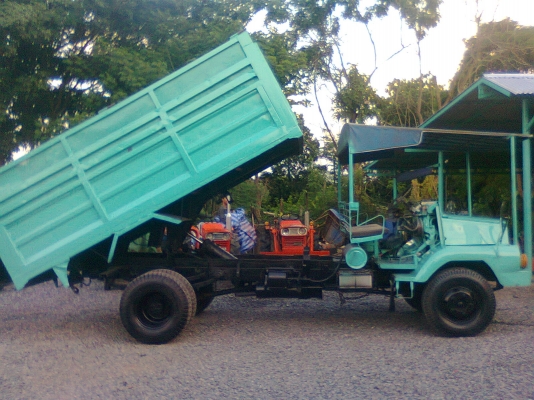 มาใหม่อีกคันครับ..อีแต๋น 6 ล้อดั๊ม เครื่่อง นิสสัน TD 33 100 แรง