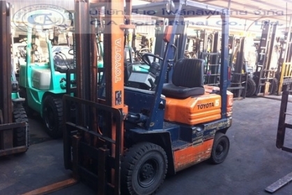 ขายรถ โฟล์คลิฟท์ TOYOTA รุ่น 5-FG15