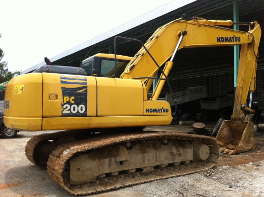 ขายรถแบคโฮ KOMATSU PC-200-7 ปี.2005 จัดแน้นได้ เล่มทะเบียน ไฟฟ้าครบ รถใช้งานได้สมบูรณ์