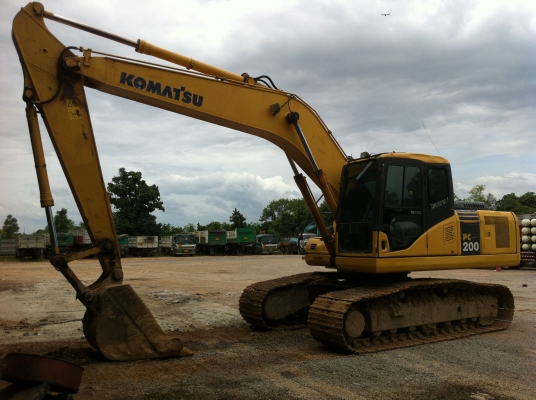 ขายรถแบคโฮ KOMATSU PC-200-7 ปี.2005 จัดแน้นได้ เล่มทะเบียน ไฟฟ้าครบ รถใช้งานได้สมบูรณ์