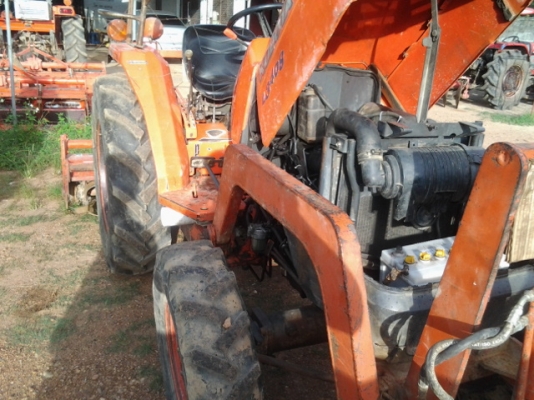 รถคูโบต้า L3408 ปีี 51 อุปกรณ์มีโรตาลี่่่่ ดันหน้า ราคา 245000 บาท