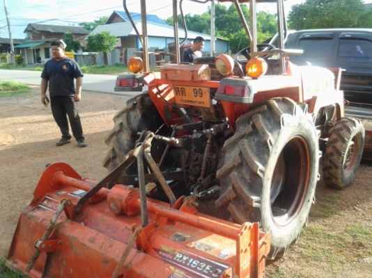 รถคูโบต้า L3408 ปีี 51 อุปกรณ์มีโรตาลี่่่่ ดันหน้า ราคา 245000 บาท