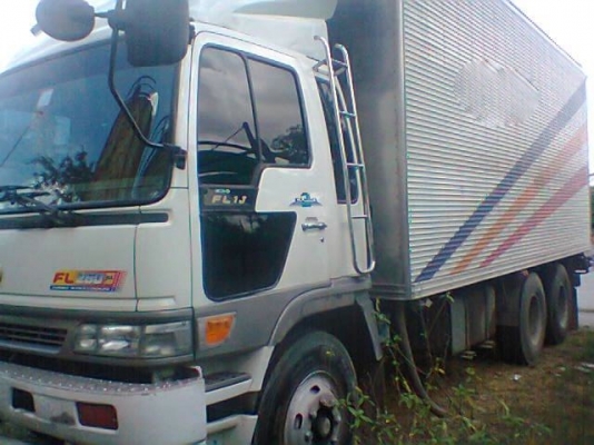 รถฮีโน่ / อีซูซุ 10 ล้อ ตู้เย็น 195 แรงม้า  สนใจติดต่อ 081 - 6079515