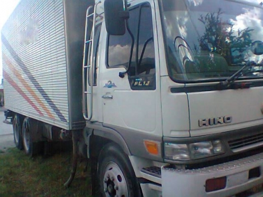 รถฮีโน่ / อีซูซุ 10 ล้อ ตู้เย็น 195 แรงม้า  สนใจติดต่อ 081 - 6079515