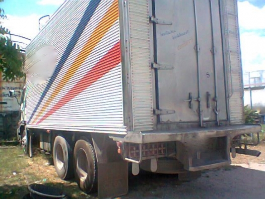 รถฮีโน่ / อีซูซุ 10 ล้อ ตู้เย็น 195 แรงม้า  สนใจติดต่อ 081 - 6079515