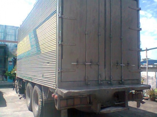 รถฮีโน่ / อีซูซุ 10 ล้อ ตู้เย็น 195 แรงม้า  สนใจติดต่อ 081 - 6079515