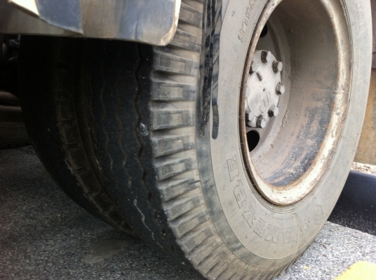 ขายรถหัวลากติดแก๊ส 10 ล้อ 2 เพลา NISSAN UD CW430 เครื่อง.290 แรง เทอร์โบ แก็ส 8 ถัง ขายยกรวม 7 หัว สนใจโทร