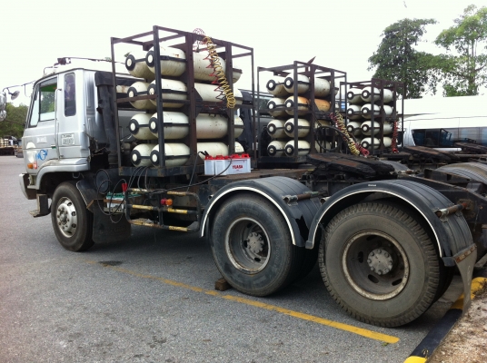 ขายรถหัวลากติดแก๊ส 10 ล้อ 2 เพลา NISSAN UD CW430 เครื่อง.290 แรง เทอร์โบ แก็ส 8 ถัง ขายยกรวม 7 หัว สนใจโทร