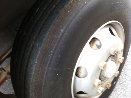 ขายรถหัวลากติดแก๊ส 10 ล้อ 2 เพลา NISSAN UD CW430 เครื่อง.290 แรง เทอร์โบ แก็ส 8 ถัง ขายยกรวม 7 หัว สนใจโทร