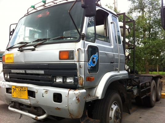 ขายรถหัวลากติดแก๊ส 10 ล้อ 2 เพลา NISSAN UD CW430 เครื่อง.290 แรง เทอร์โบ แก็ส 8 ถัง ขายยกรวม 7 หัว สนใจโทร