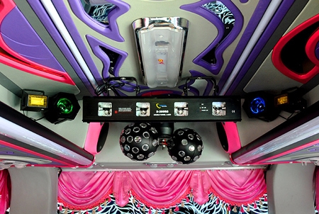 ขายรถบัส8ล้อ2ชั้นเกียร์ออโต้ (เกียร์อัตโนมัติZF 6 เกียร์)ชุดไฟเครื่องเสียงชุดใหญ่หกแสนกว่า ขายรถบัส8ล้อ2ชั้นเกียร์ออโต้ (เกียร์อัตโนมัติZF 6 เกียร์)ชุดไฟเครื่องเสียงชุดใหญ่หกแสนกว่า