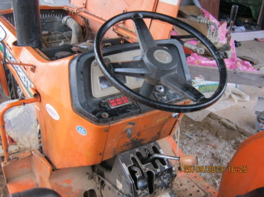 ขายเหมารถไถ 32แรง  190,000บาท (ลงรูปเพิ่มเติม)