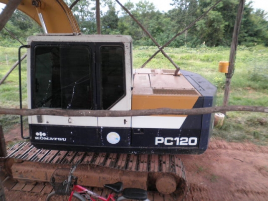 ขายด่วน KOMUTSU PC100-5  สภาพดี พร้อมใช้งาน