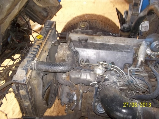 ขายNPR  เครื่อง  140 แรง   4สูบ พวงมาลัยเพาเวอร์ ทะเบียนเต็ม