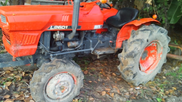 ขายรถไถKUBOTA L2601 4WDพร้อมใช้