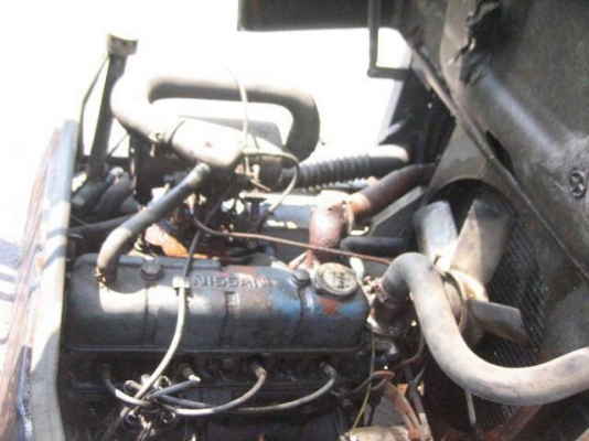 KOMATSU ขนาด2.5ตัน  เสา4ม. งากระดกได้ เกียร์ธรรมดา เครื่องเบนซิลH20