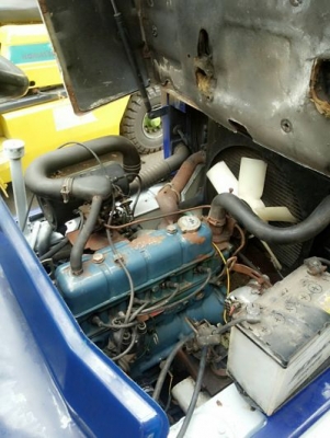 KOMATSU ขนาด2.5ตัน  เสา4ม. งากระดกได้ เกียร์ธรรมดา เครื่องเบนซิลH20