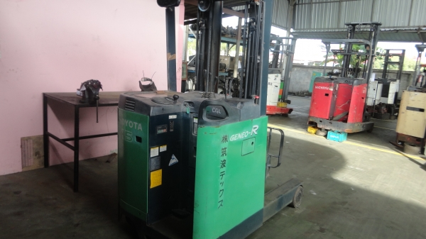 ขายรถ toyota รุ่น 7 ไฟฟ้ายืนขับ ขนาด 1.5 ตัน