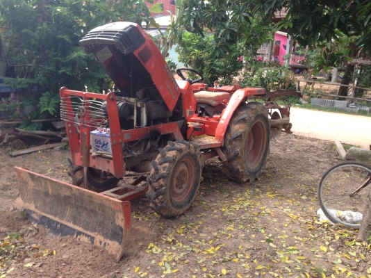 ขายด่วนรถไถคูโบต้า L3408DT -52511 พร้อมอุปกรณ์ ใบมีดดันดินหน้าและ ผานหลัง รถสภาพพร้อมใช้งาน เครื่องแ