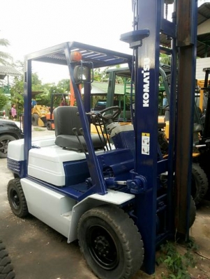 KOMATSU FD25-11  ดีเซล4D95 ขนาด2.5ตัน เสา4ม. งากระดกได้ เกียร์ธรรมดา