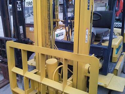 KOMATSU FD25-11  ดีเซล4D95 ขนาด2.5ตัน เสา4ม. งากระดกได้ เกียร์ธรรมดา