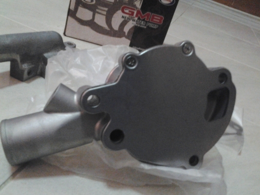 ขายปั้มน้ำ ดัสสัน j13-j15 และคอห่านบน ขายปั้มน้ำ ดัสสัน j13-j15 และคอห่านบน