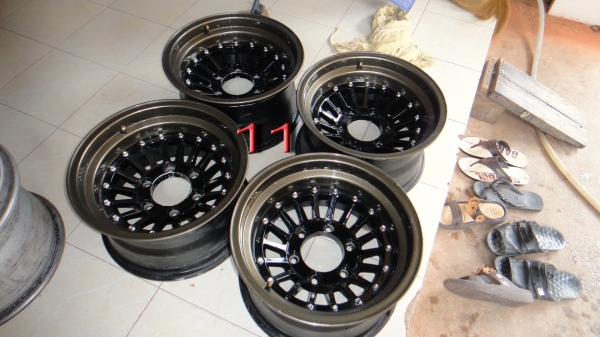 ขายล้อแม็กออฟลึกขอบ 2 ชั้น(BGแท้ )ขอบ 15" 6 รู PCD 139.7 กว้าง 8 " offset-25 ขาย 11000