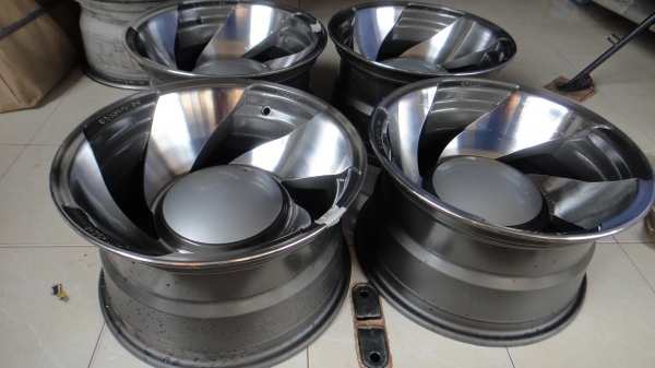 ขายล้อแม็กออฟลึกยีห้อSPEEDYขอบ 15" 6 รู PCD 139.7 กว้าง 8.5 " offset-34 ขาย 12000