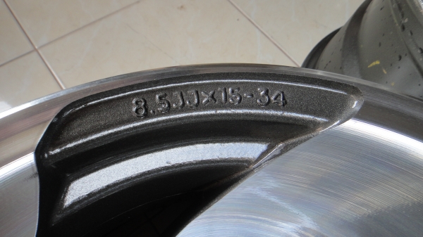 ขายล้อแม็กออฟลึกยีห้อSPEEDYขอบ 15" 6 รู PCD 139.7 กว้าง 8.5 " offset-34 ขาย 12000