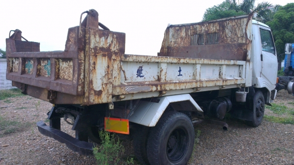 ดั้ม6ล้อนอก  195แรง  พร้อมกะบะพร้อมใช้