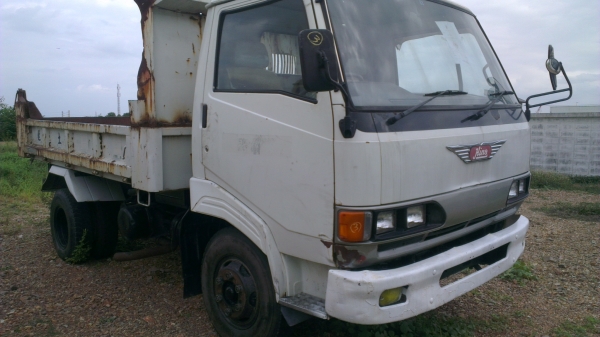 ดั้ม6ล้อนอก  195แรง  พร้อมกะบะพร้อมใช้